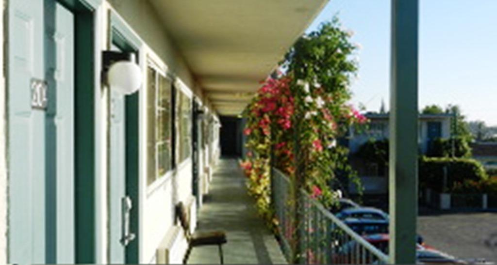 Antioch Executive Inn Eksteriør billede